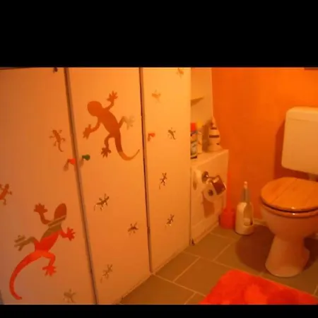 Gemuetliche Dachwohnung דירה