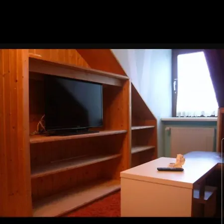 شقة Gemuetliche Dachwohnung *